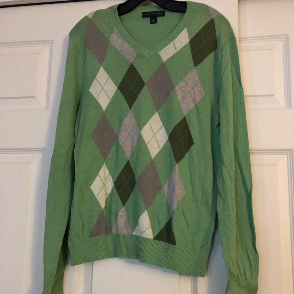 Banana Republic green argyle v neck sweater